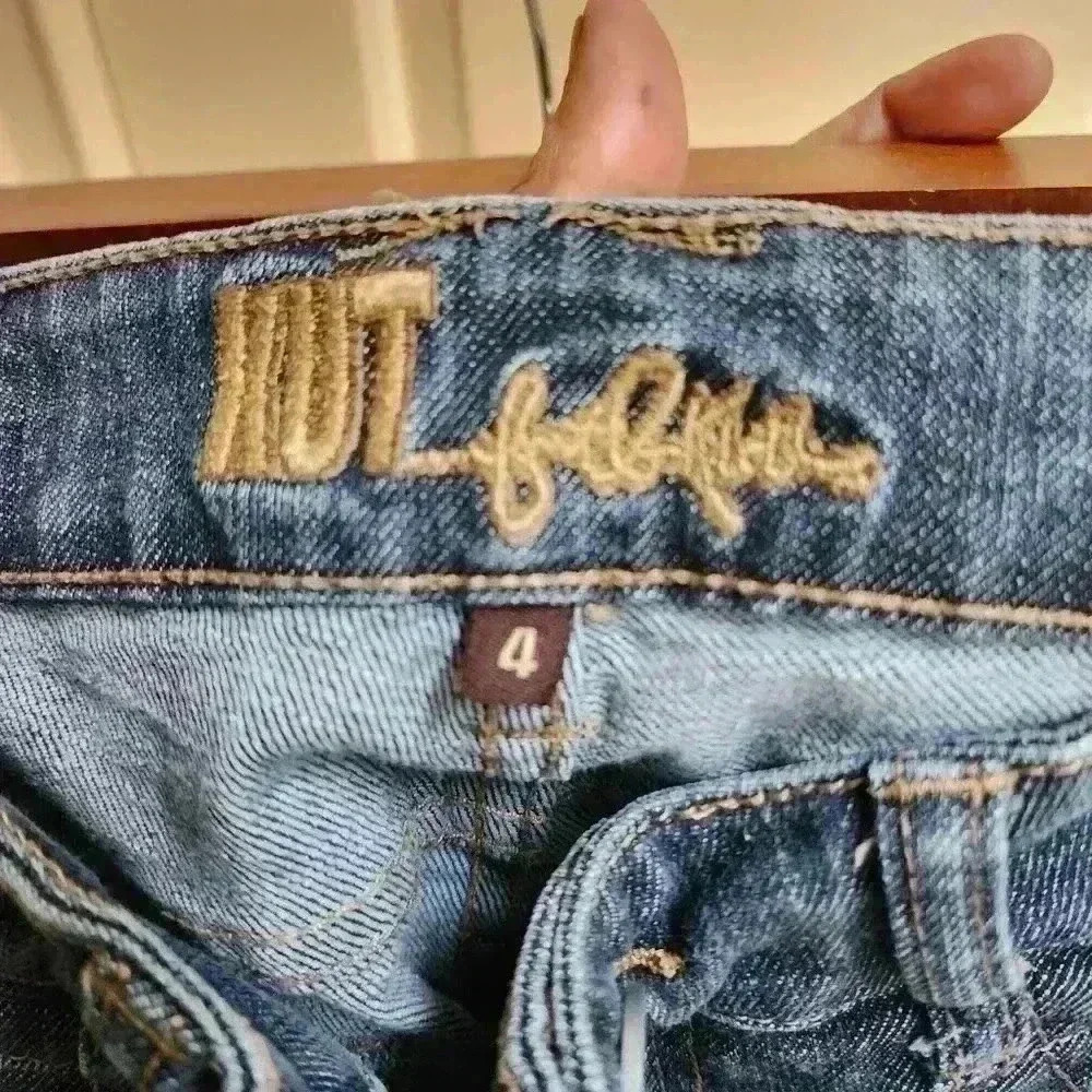 P2001 Kut the flared medium wash jeans size 4 - Picture 7 of 7